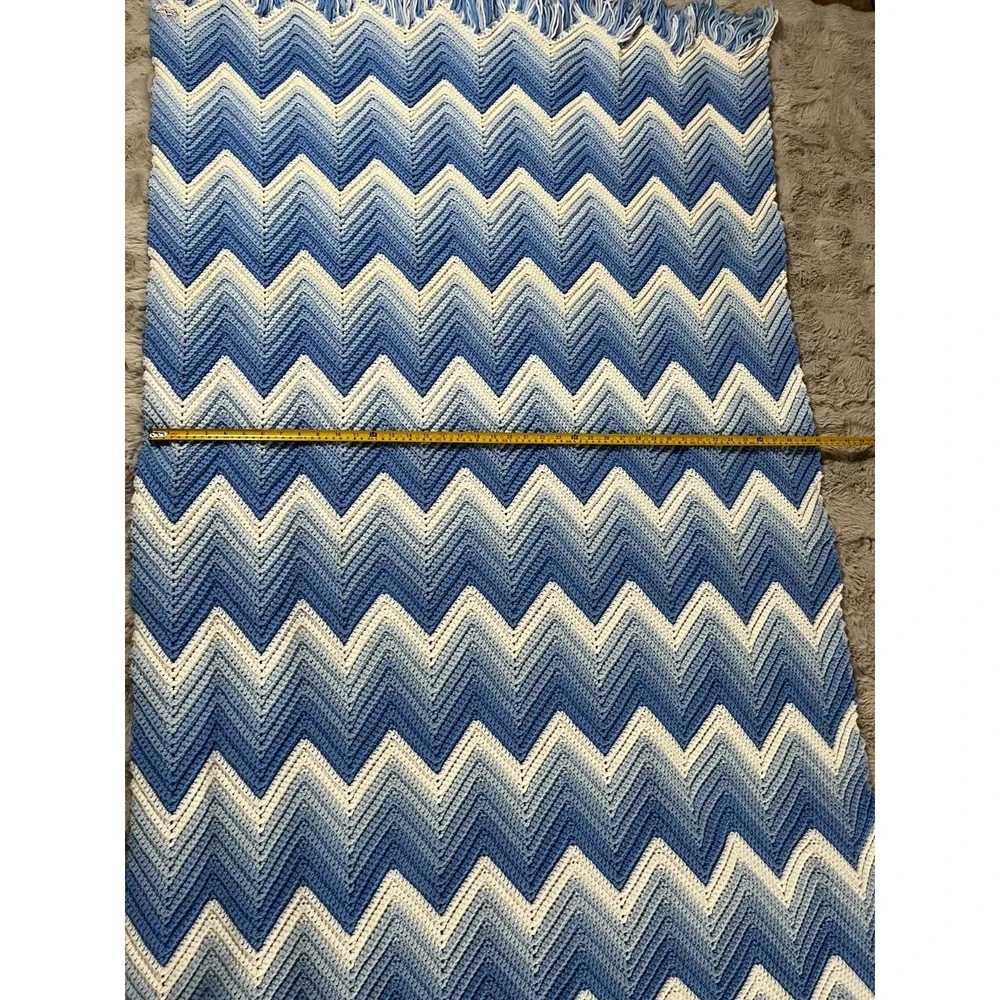 VTG Handmade Chevron‎ Crochet Afghan Throw Blue White Fringe 77x40 🇺🇸
